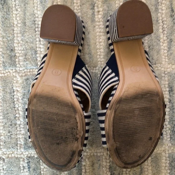 A New Day Navy and White Striped Block Heels Size 8 - Picture 3 of 4